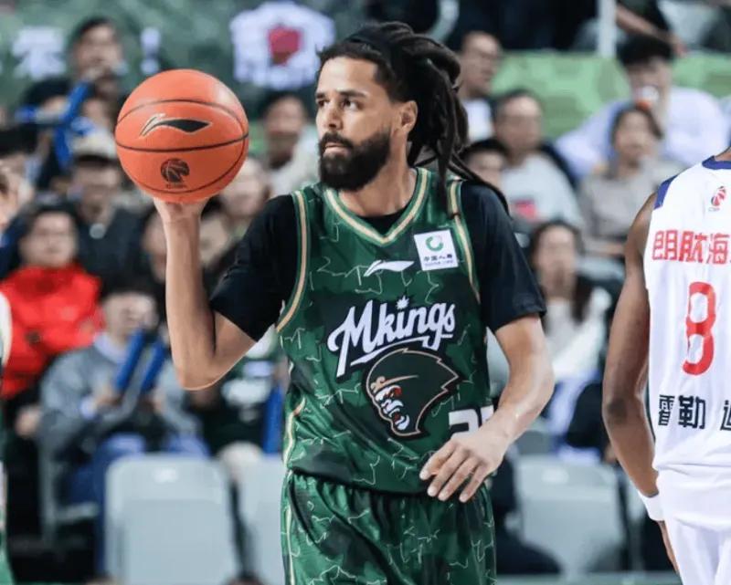 卡位战就这么给败没了？各将尽力，王世龙2用人主导输广州！