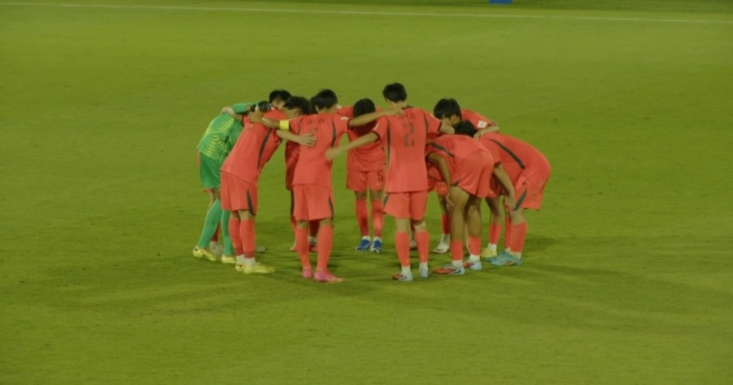 九游娱乐app下载-U17国足1-2日本 亚洲杯2连败濒临出局 万项助攻 赵松源破门难救主